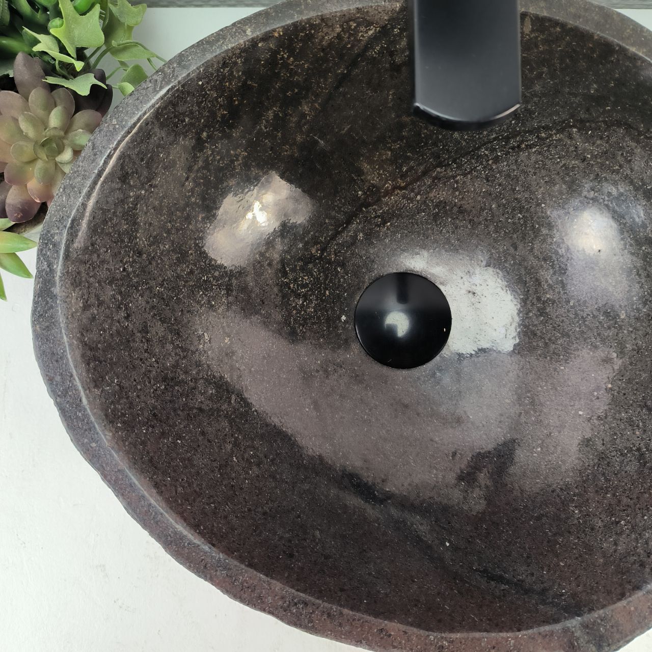 Раковина из речного камня RS-65265 39*35*15 из натурального камня