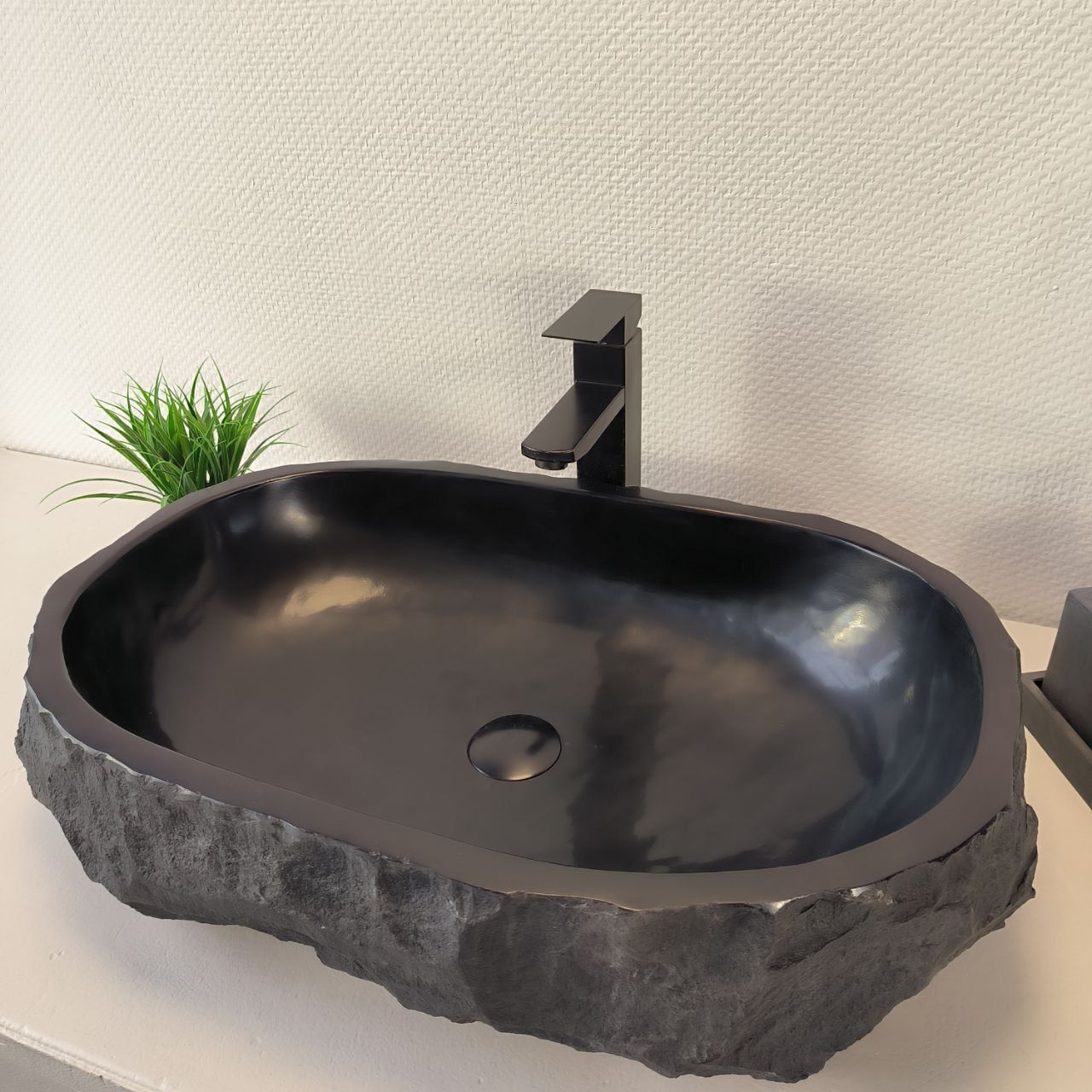 Раковина из андезита Erozy Black EA-64852 60*41*16 из натурального камня