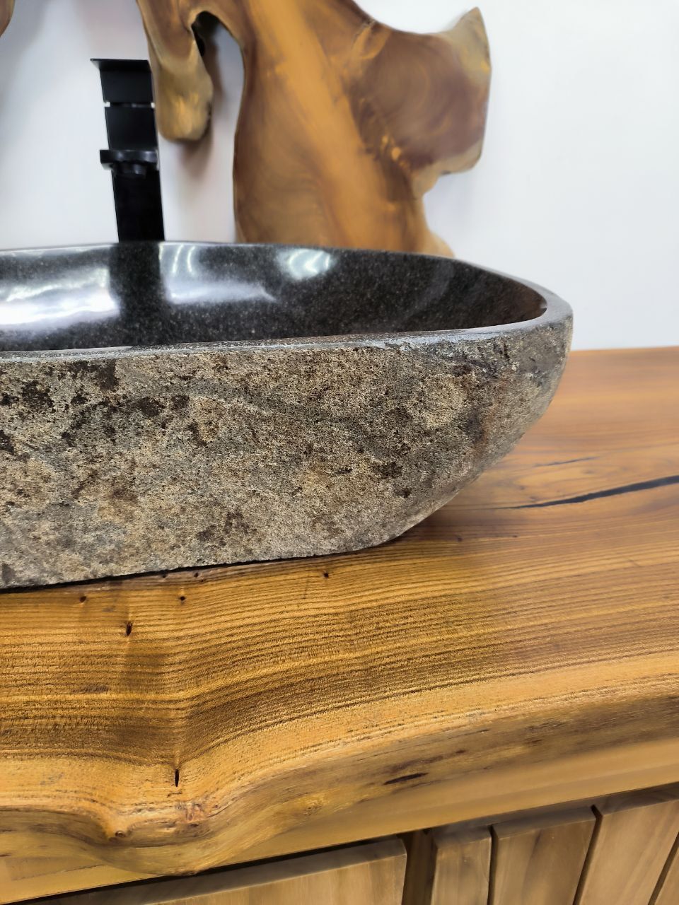 Раковина из речного камня RS-66528 59х35х16 из натурального камня