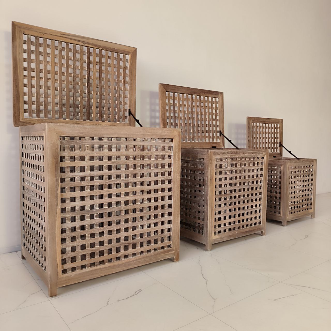 Корзины для белья из тикового дерева