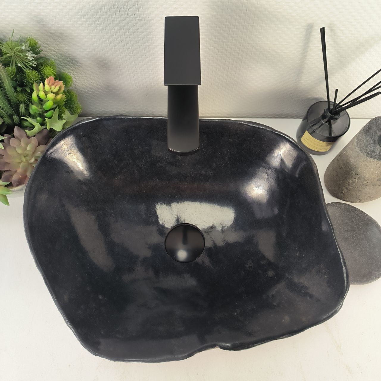 Раковина из речного камня RS-65191 44*36*15 из натурального камня