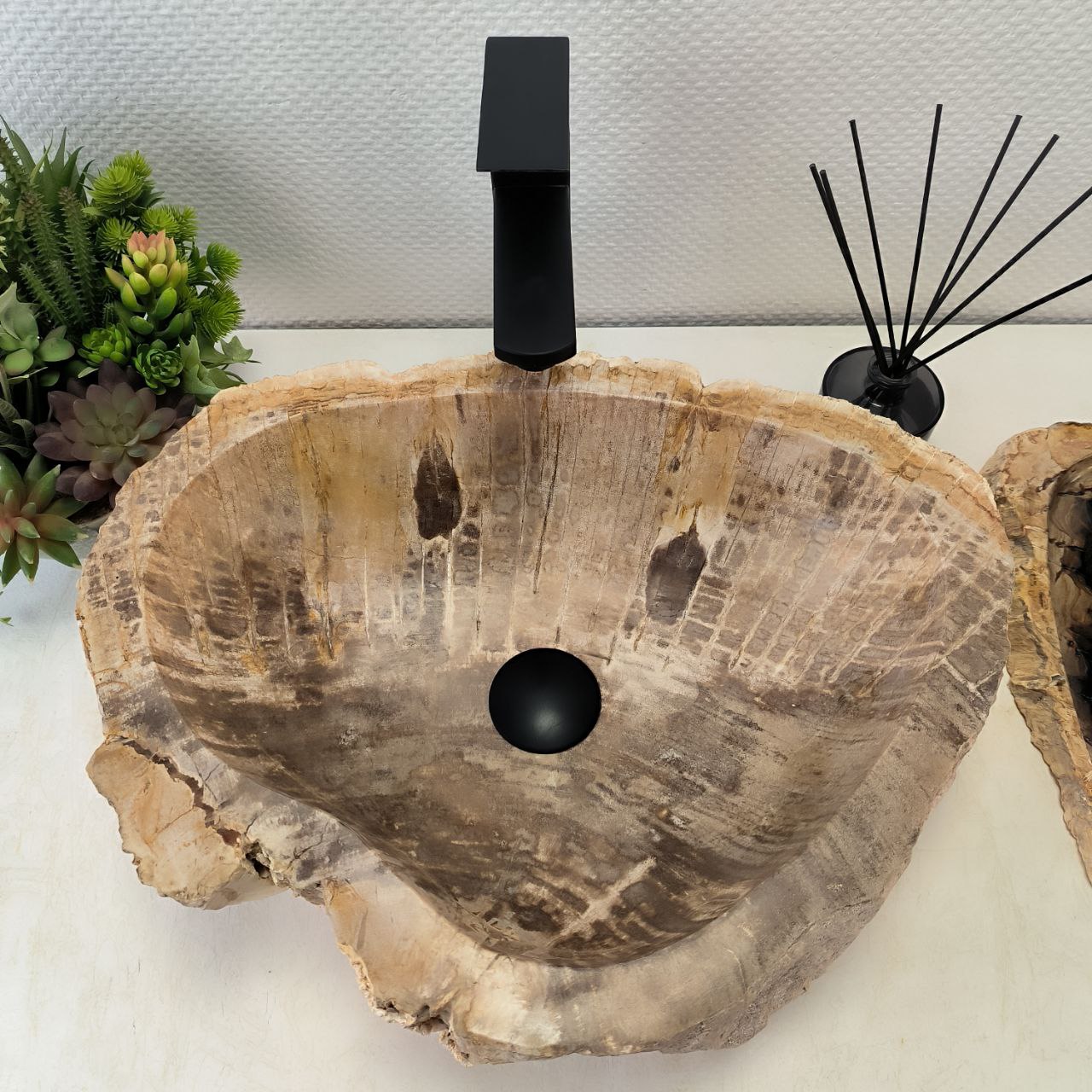 1p28dp8yb0gu16mxh8b8kne2ak283f2k