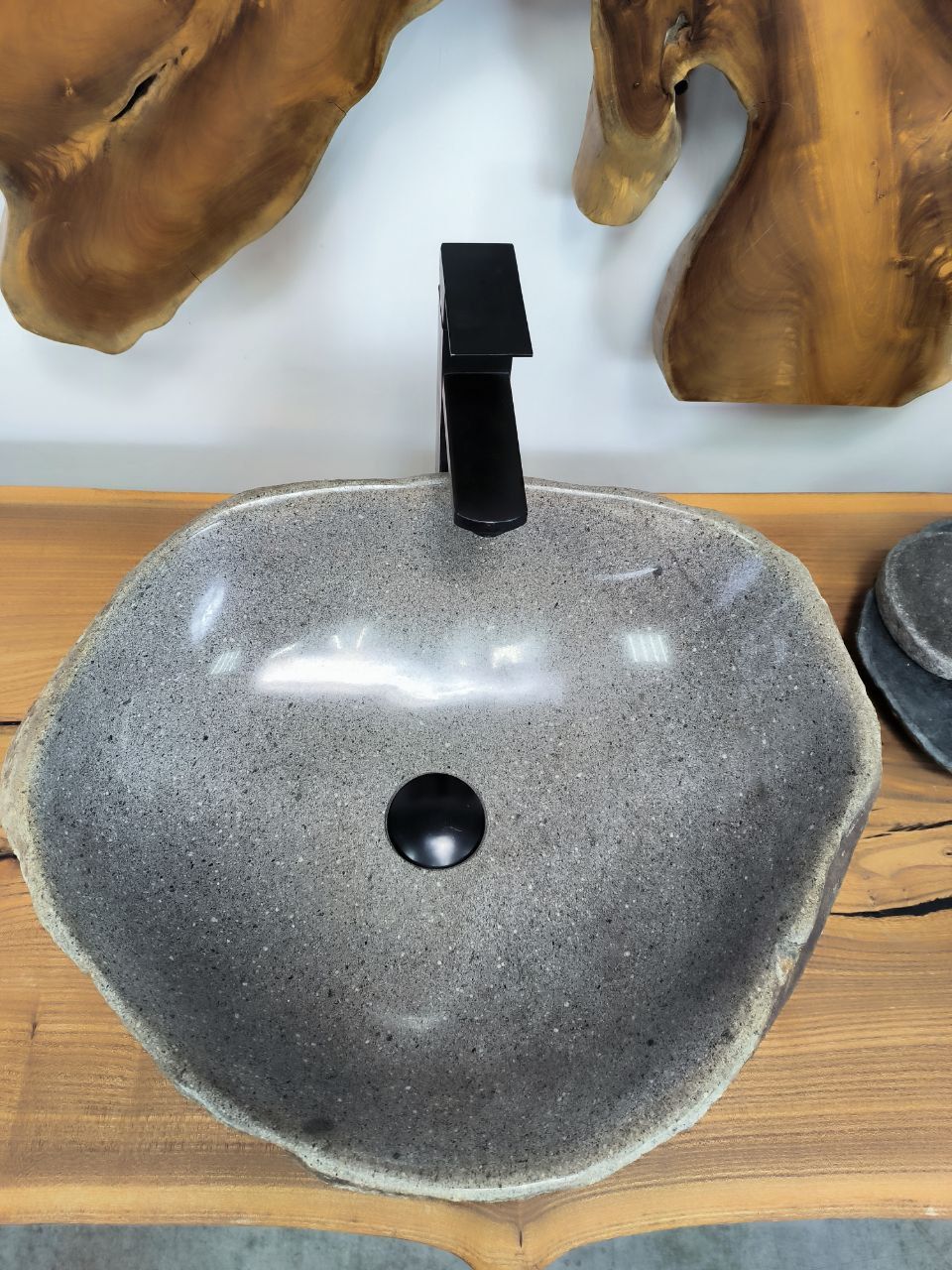 Раковина из речного камня RS-66331 50х42х15 из натурального камня