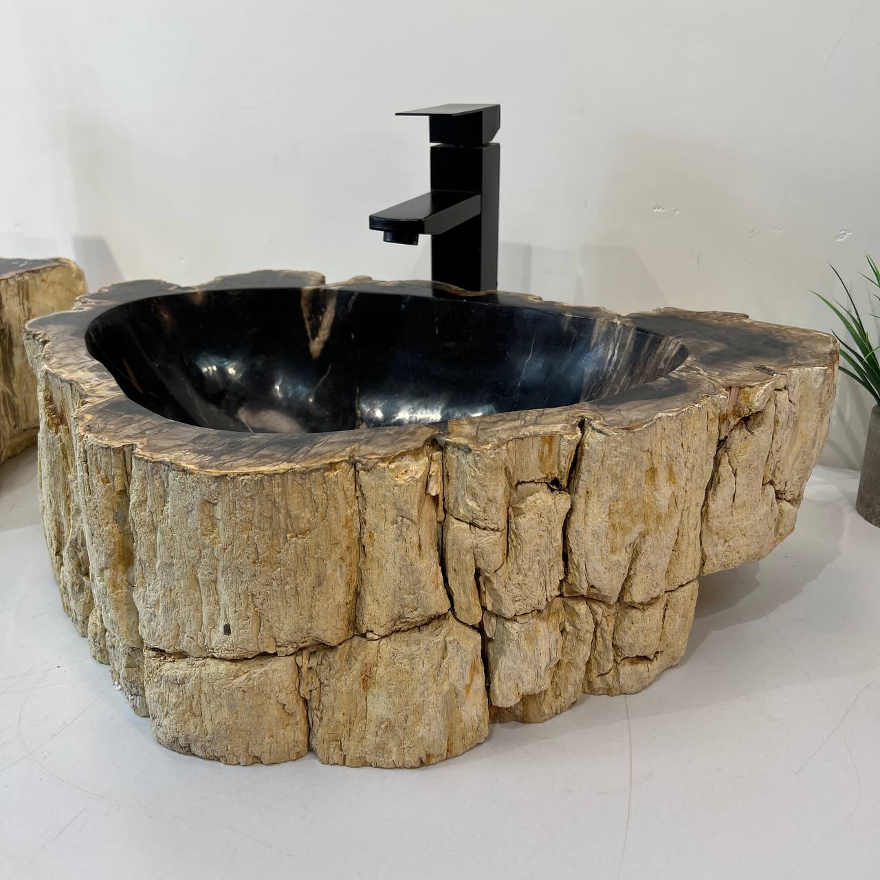 Раковина из окаменелого дерева ПАРА! OD-66832 54*36*16  2шт