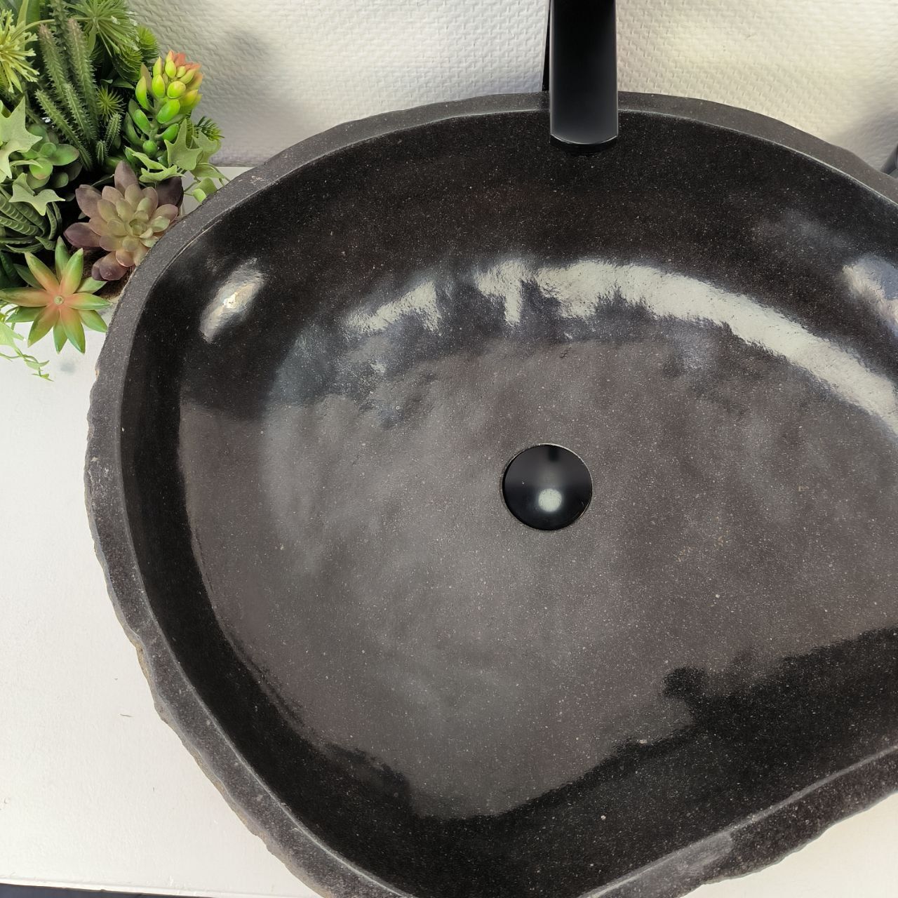 Раковина из речного камня RS-65410 66*55*15 из натурального камня
