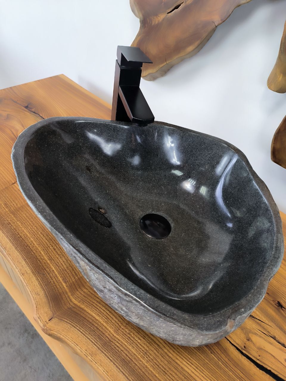 Раковина из речного камня RS-66489 49х41х16 из натурального камня