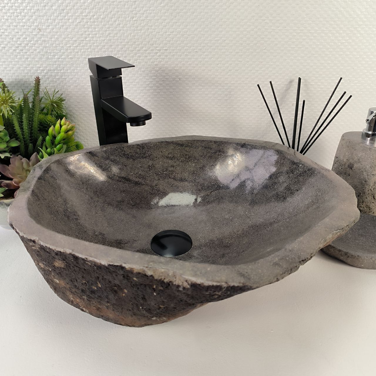 Раковина из речного камня RS-65145 46*39*15 из натурального камня