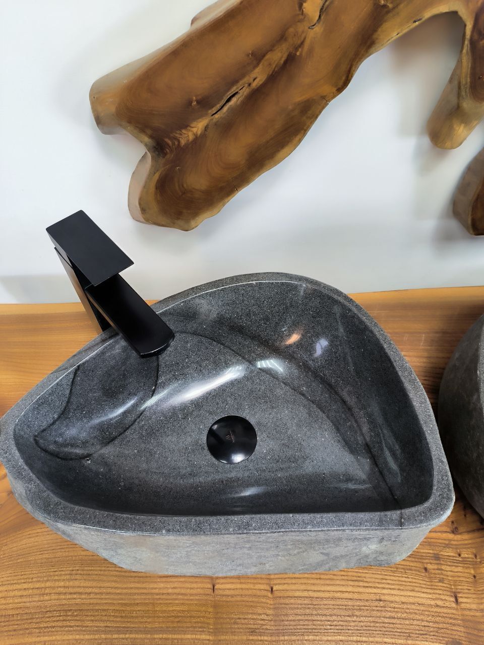 Раковина из речного камня ПАРА! RS-66554 47x32x15 натурального камня