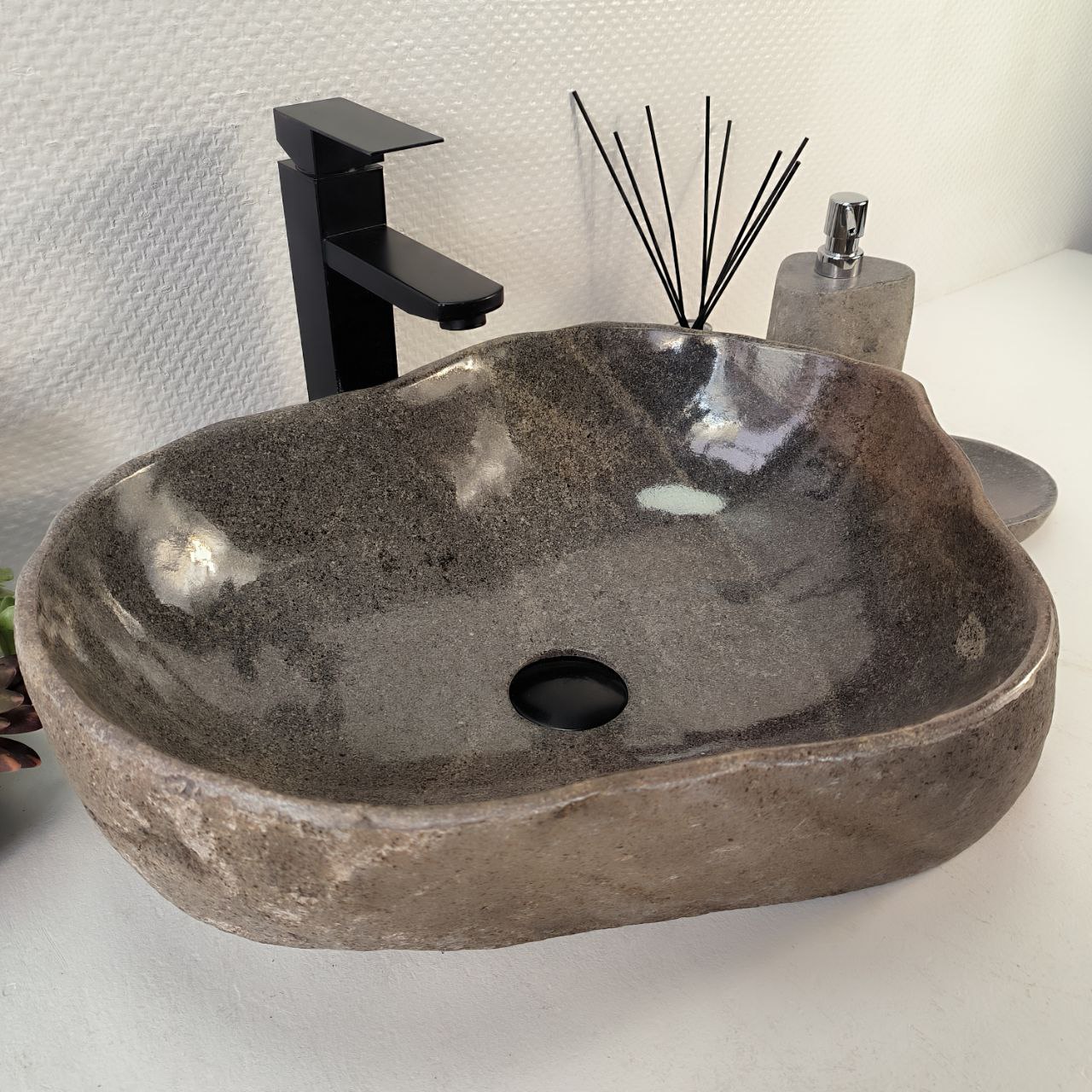 1583rs3eh5bqevj9la4jbni2ln4v2i60