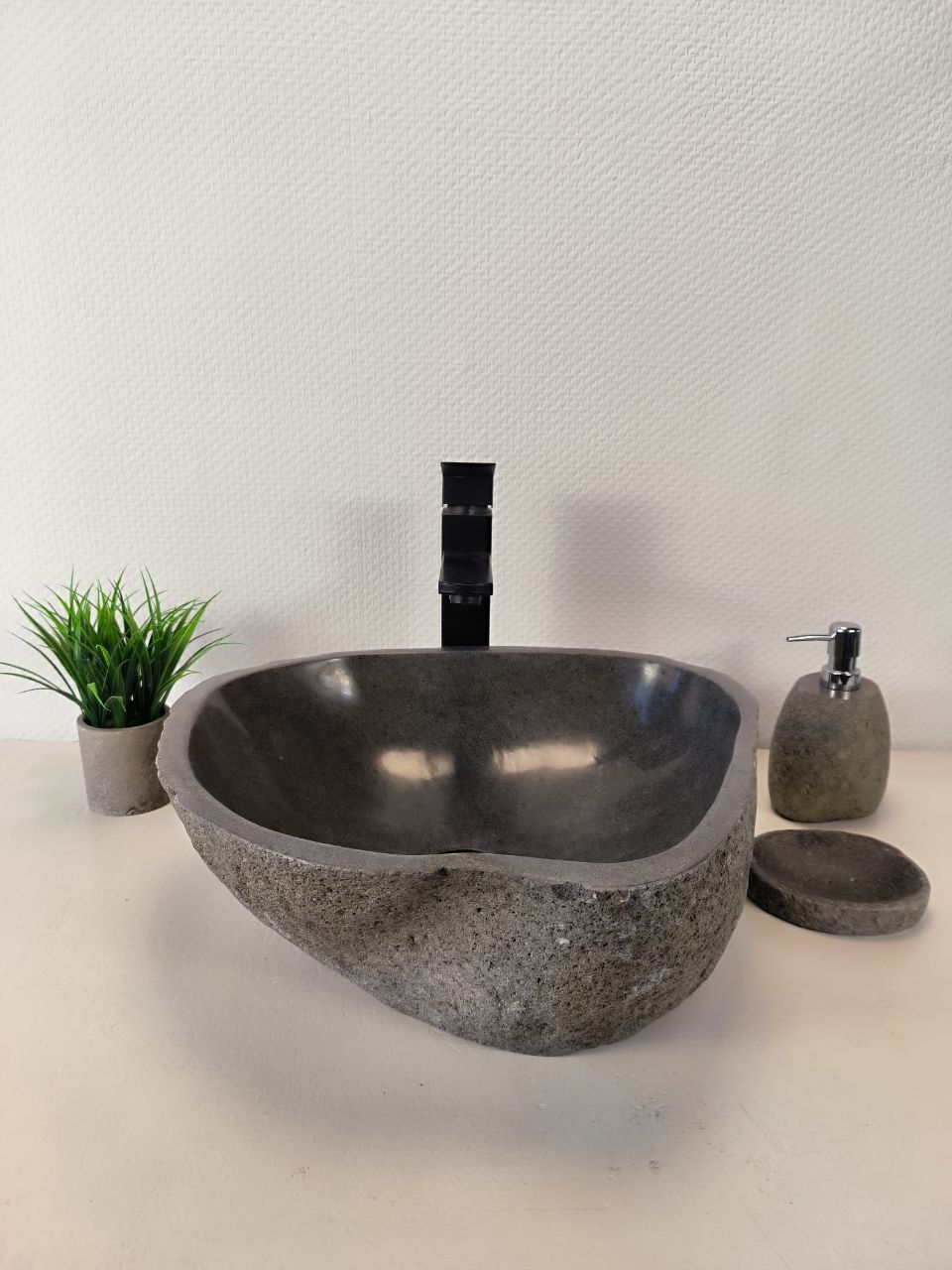 Раковина из речного камня RS-65965 42х38х15 из натурального камня
