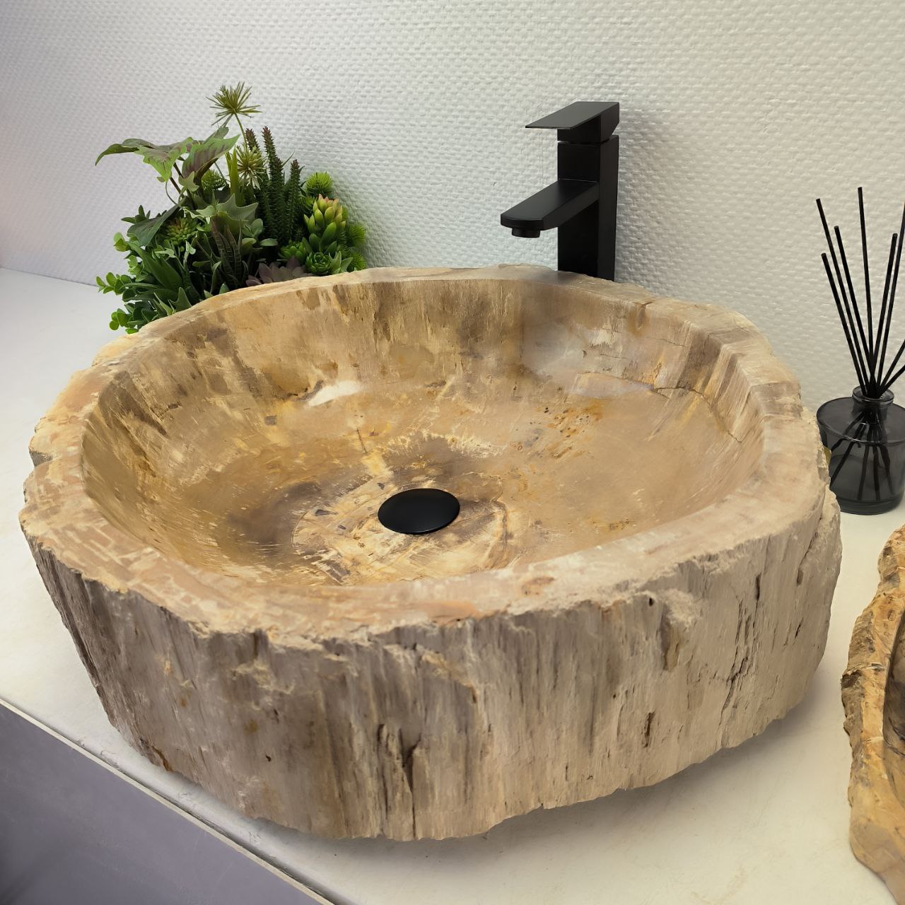 9exx3jjasjr2r9q85s06q82we2trjvp5