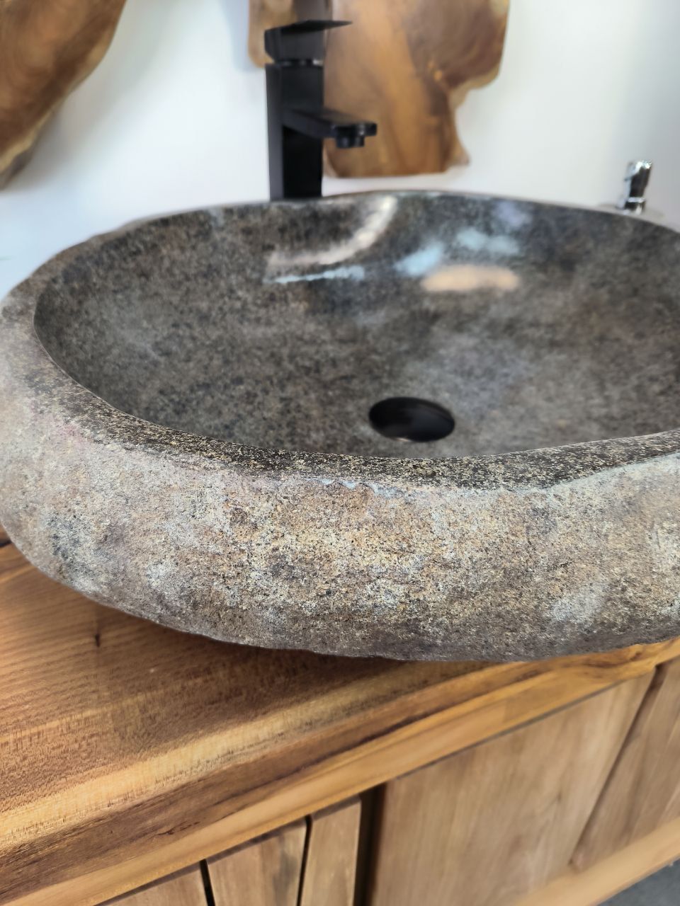 Раковина из речного камня RS-65816 57х49х15 из натурального камня