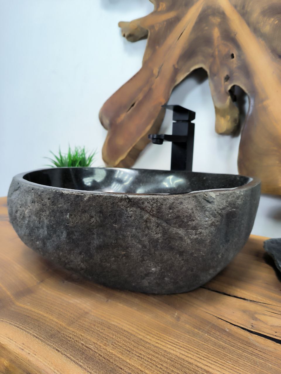 47d08410-da5b-4c55-9c1a-e2a294b8d16d