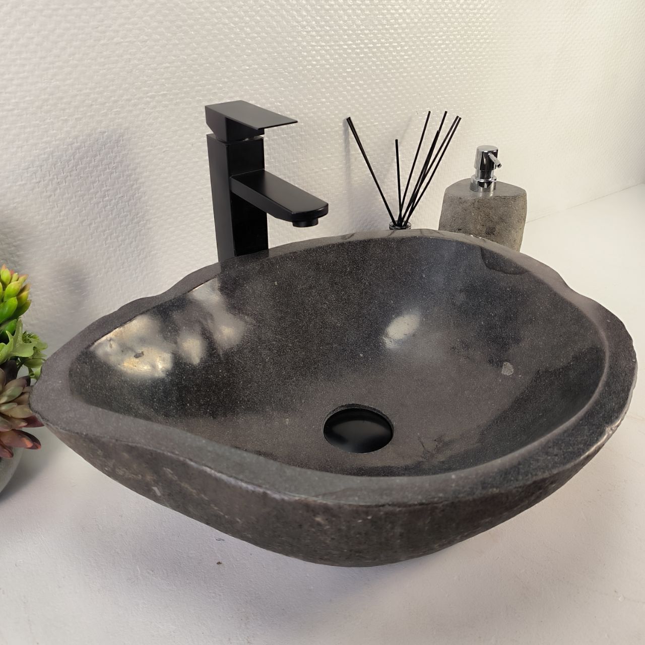 Раковина из речного камня RS-65203 49*39*15 из натурального камня