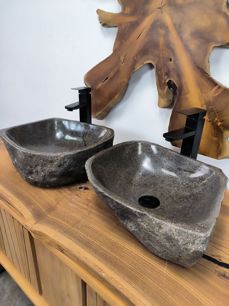 5dc21b8e-23e6-40d0-baa6-9f0951d9fb7e