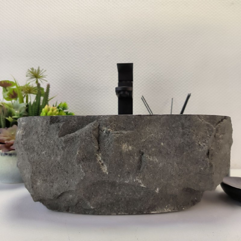 oze5mvgqihh6rv1c30uax6ks0lcnhx7d