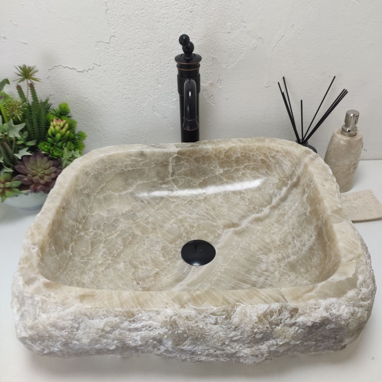 z4cs0hxamc9anq3m08241eqop9zuyv5p