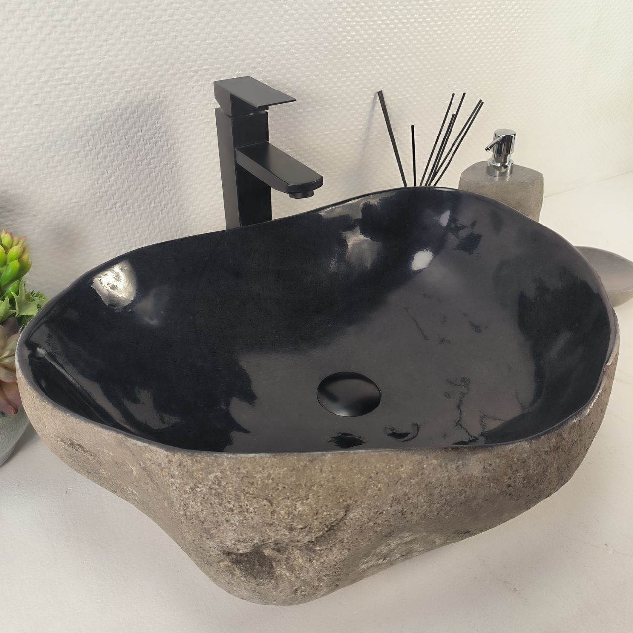 Раковина из речного камня RS-65180 55*41*15 из натурального камня