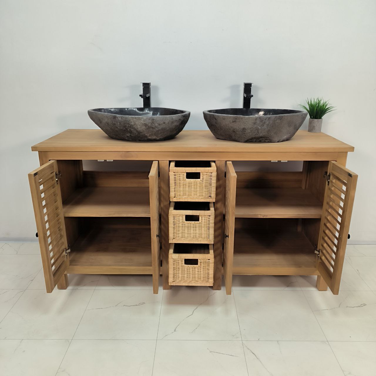 0aa1f7ed-b8c9-4acf-81aa-e8a3d936d80e