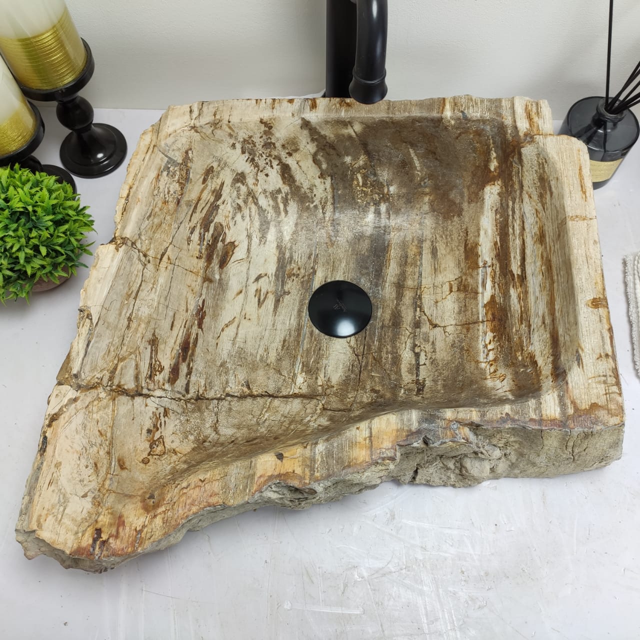 8fbb4bcd9a7b78b523a24ad1c7052ad3