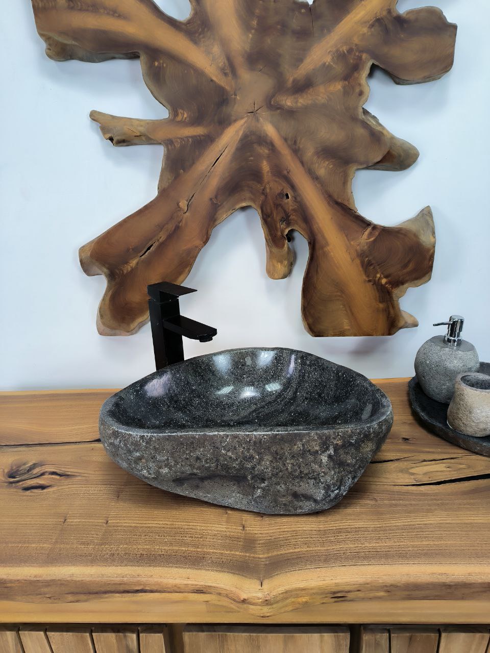 05c5665f-66a8-429a-9e97-ae84b6ef7646