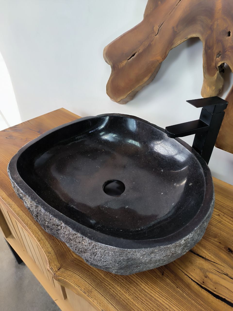 Раковина из речного камня RS-66648 53х47х15 из натурального камня
