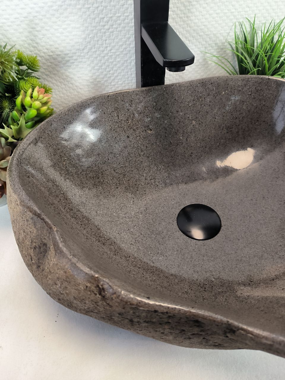 Раковина из речного камня RS-65622 47*40*15 из натурального камня