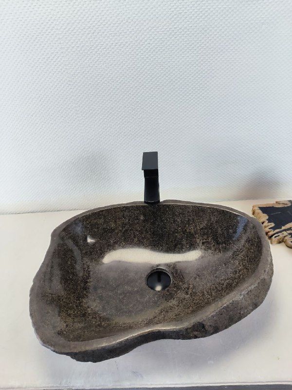 Раковина из речного камня RS-66230 58х42х15 из натурального камня