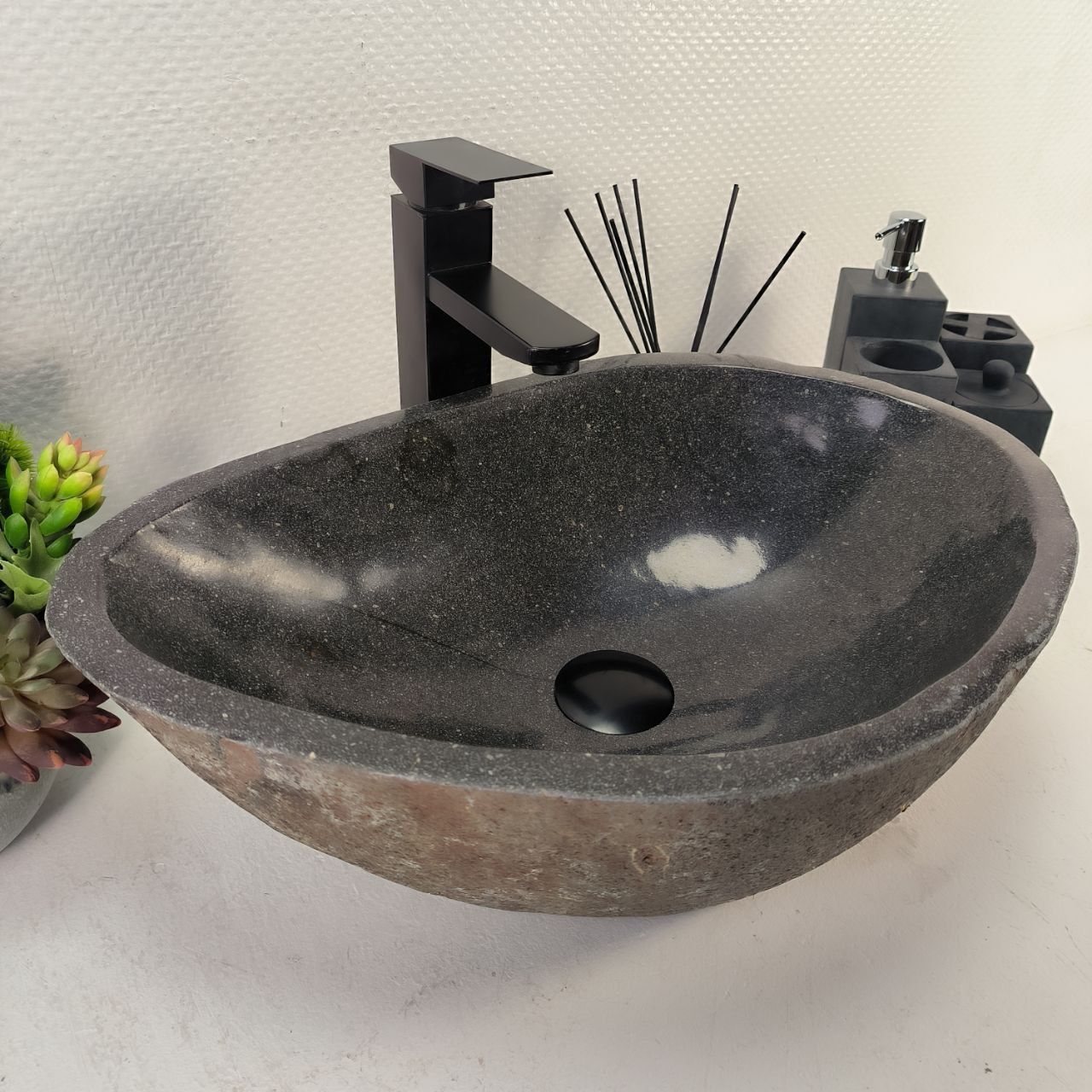 Раковина из речного камня RS-65037 51*36*16 из натурального камня