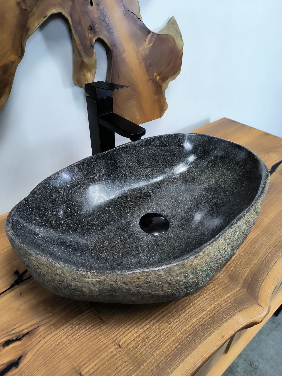 Раковина из речного камня RS-66411 56х35х15 из натурального камня