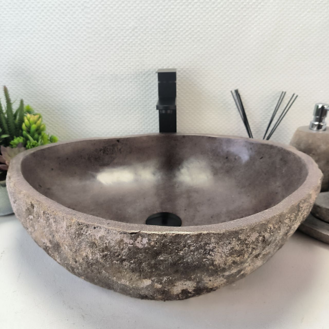 Раковина из речного камня RS-63421 (54*45*15) из натурального камня