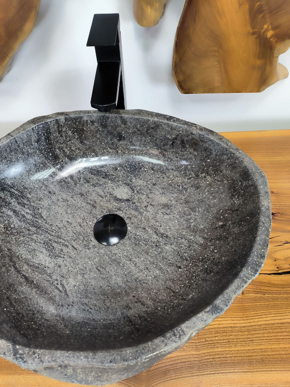 Раковина из речного камня RS-66536 54х44х15 из натурального камня