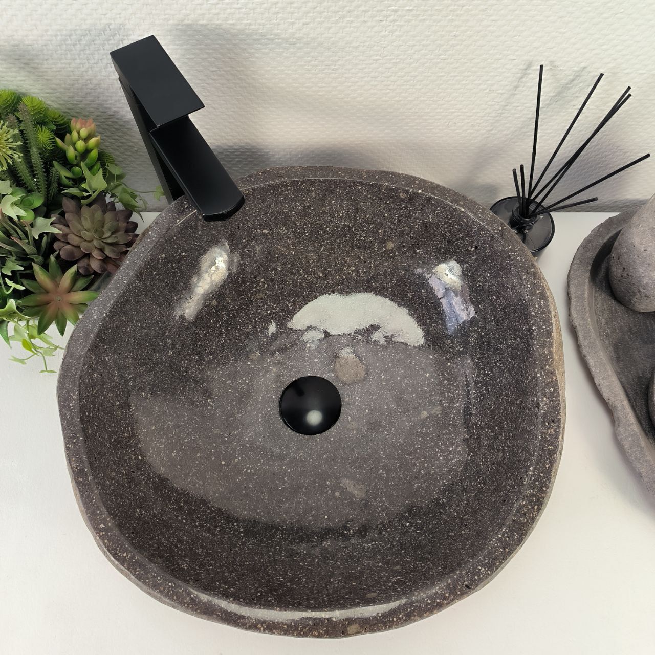 Раковина из речного камня RS-64859 48*45*15 из натурального камня