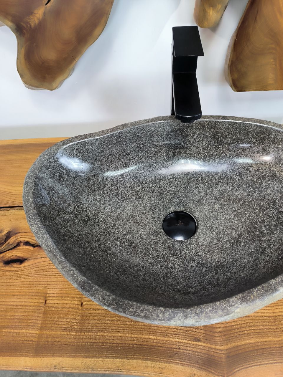 Раковина из речного камня RS-66510 53х37х15 из натурального камня
