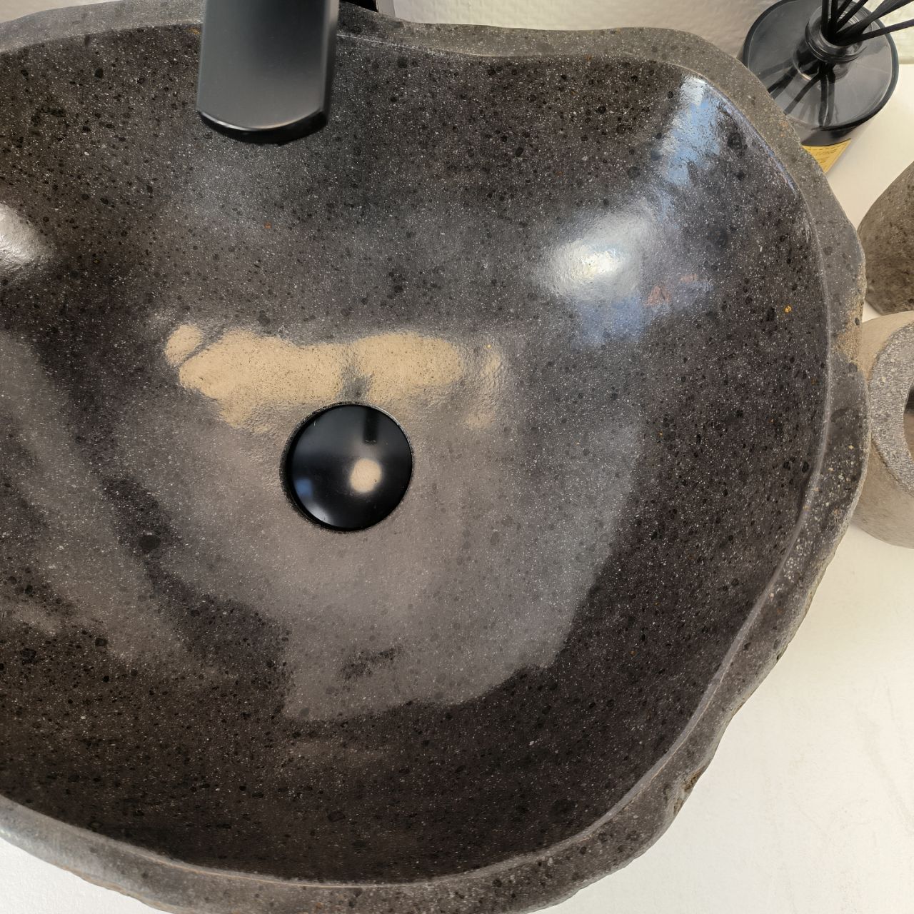Раковина из речного камня RS-65371 45*37*15 из натурального камня