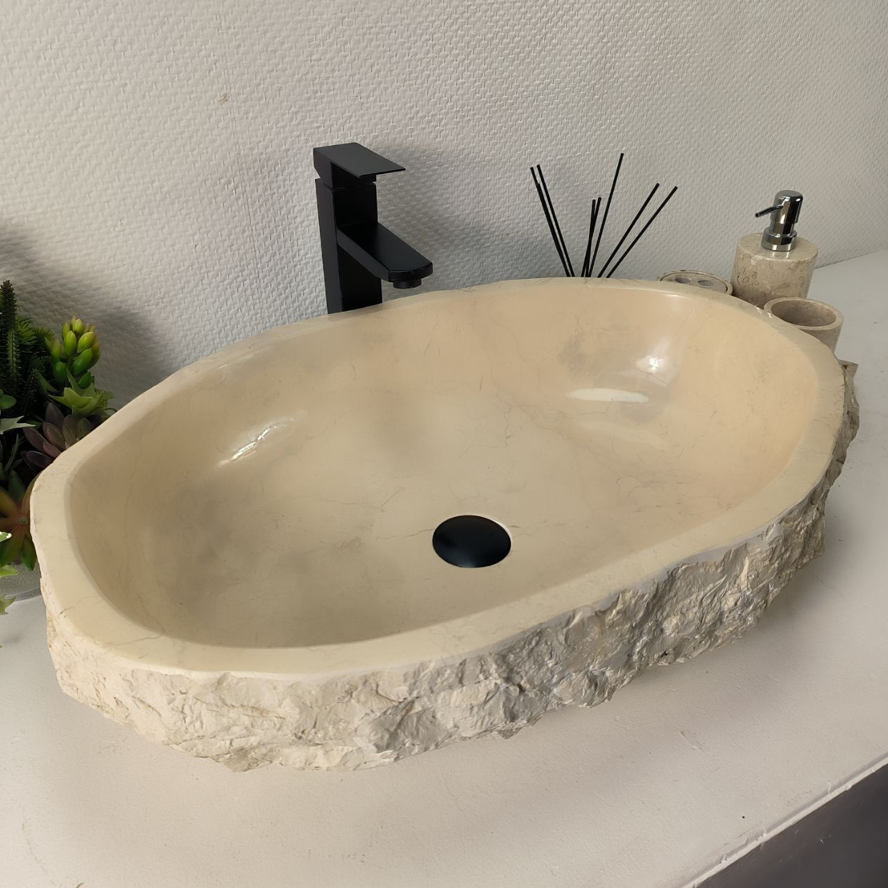 Раковина из мрамора Erozy Cream EM-64947 64*43*16 из натурального камня