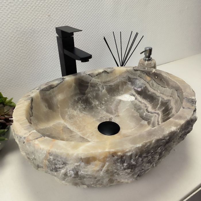 2po2w8k6m0tky7pyrfmvb40ft2ll3bjq