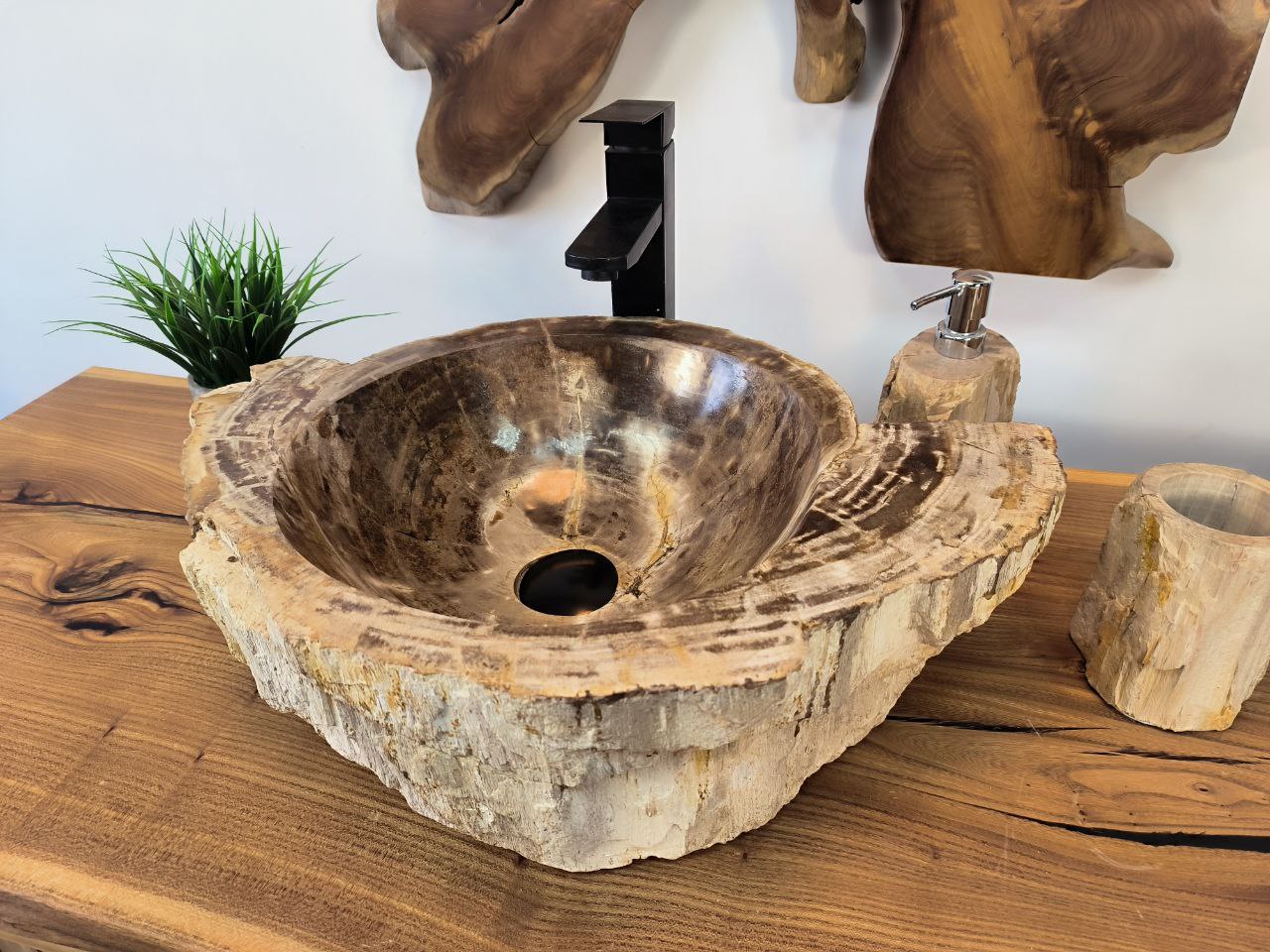 photo_2025-05-16_11-18-45