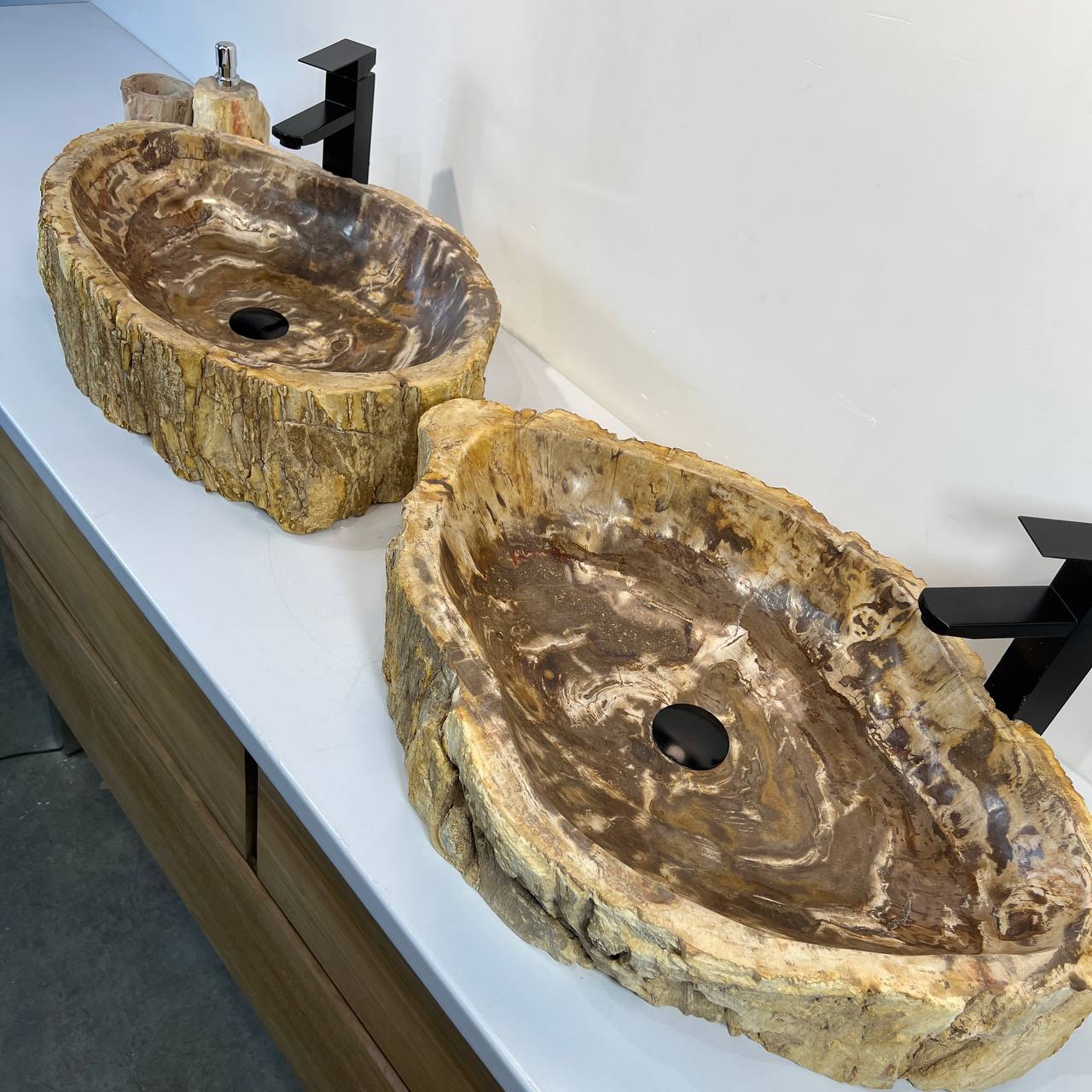Раковина из окаменелого дерева ПАРА! OD-66906 70*47*15 из натурального камня
