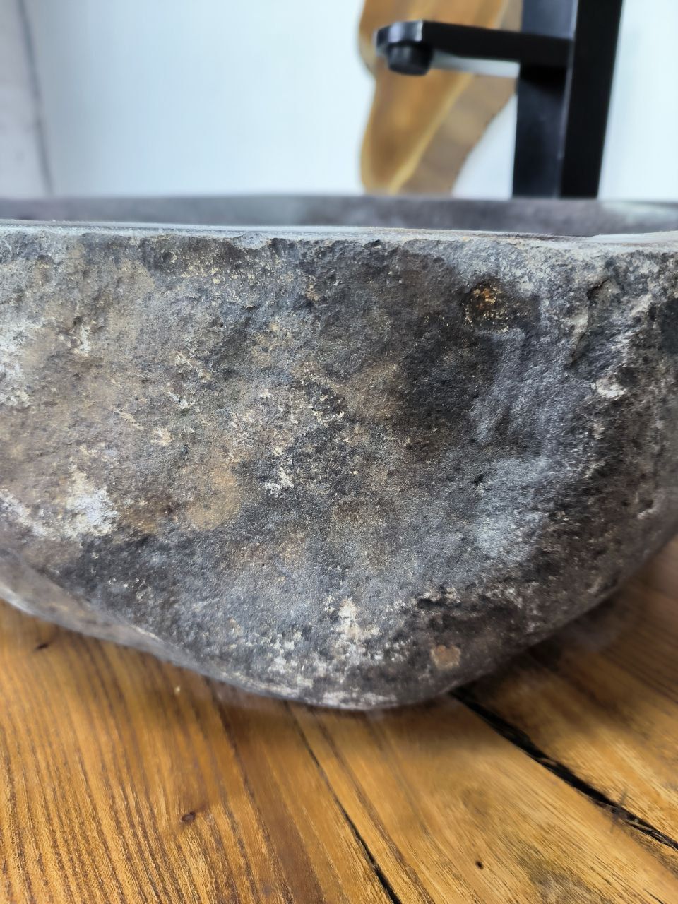 Раковина из речного камня RS-66675 49х37х15 из натурального камня