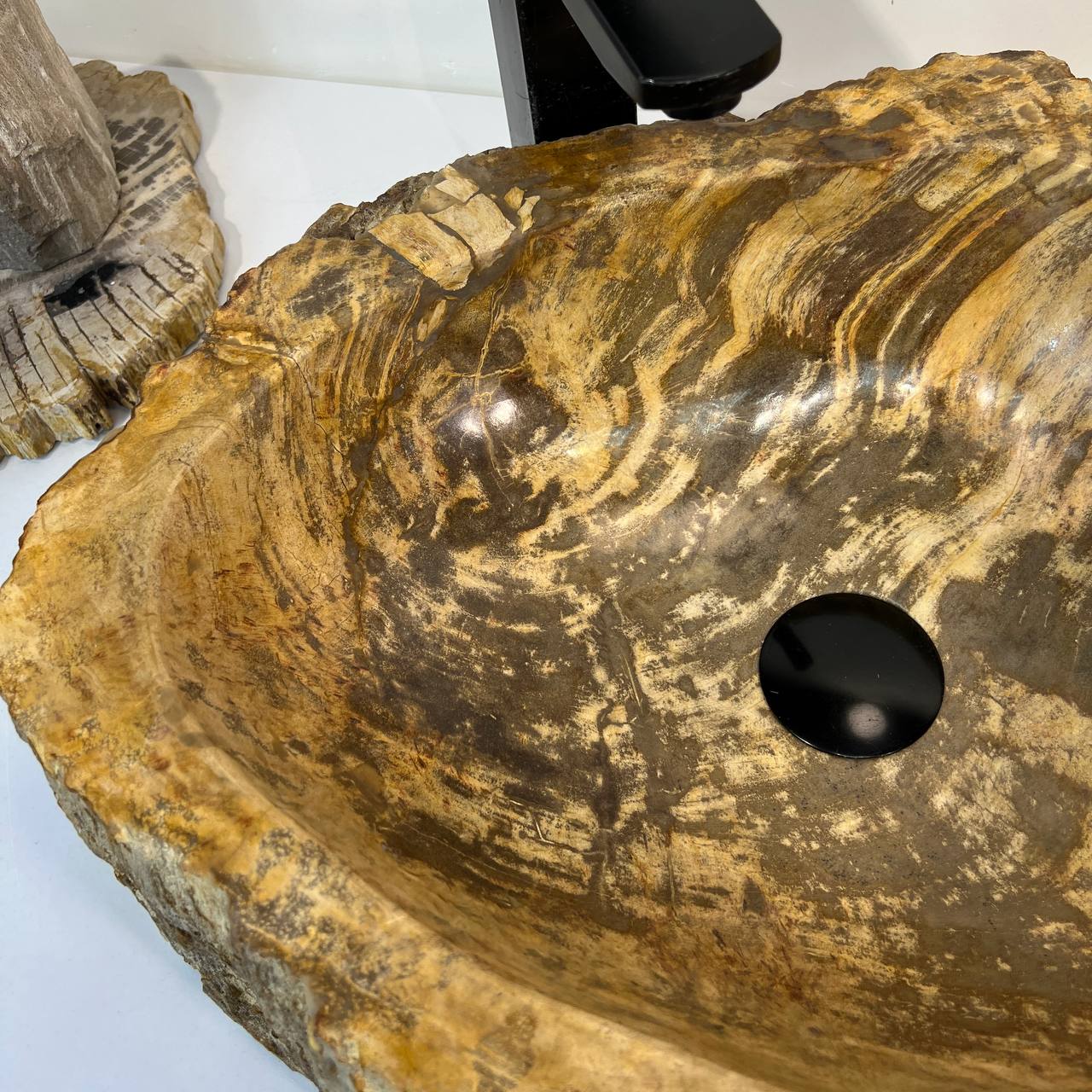 Раковина из окаменелого дерева ПАРА! OD-67024 54*42*15 из натурального камня