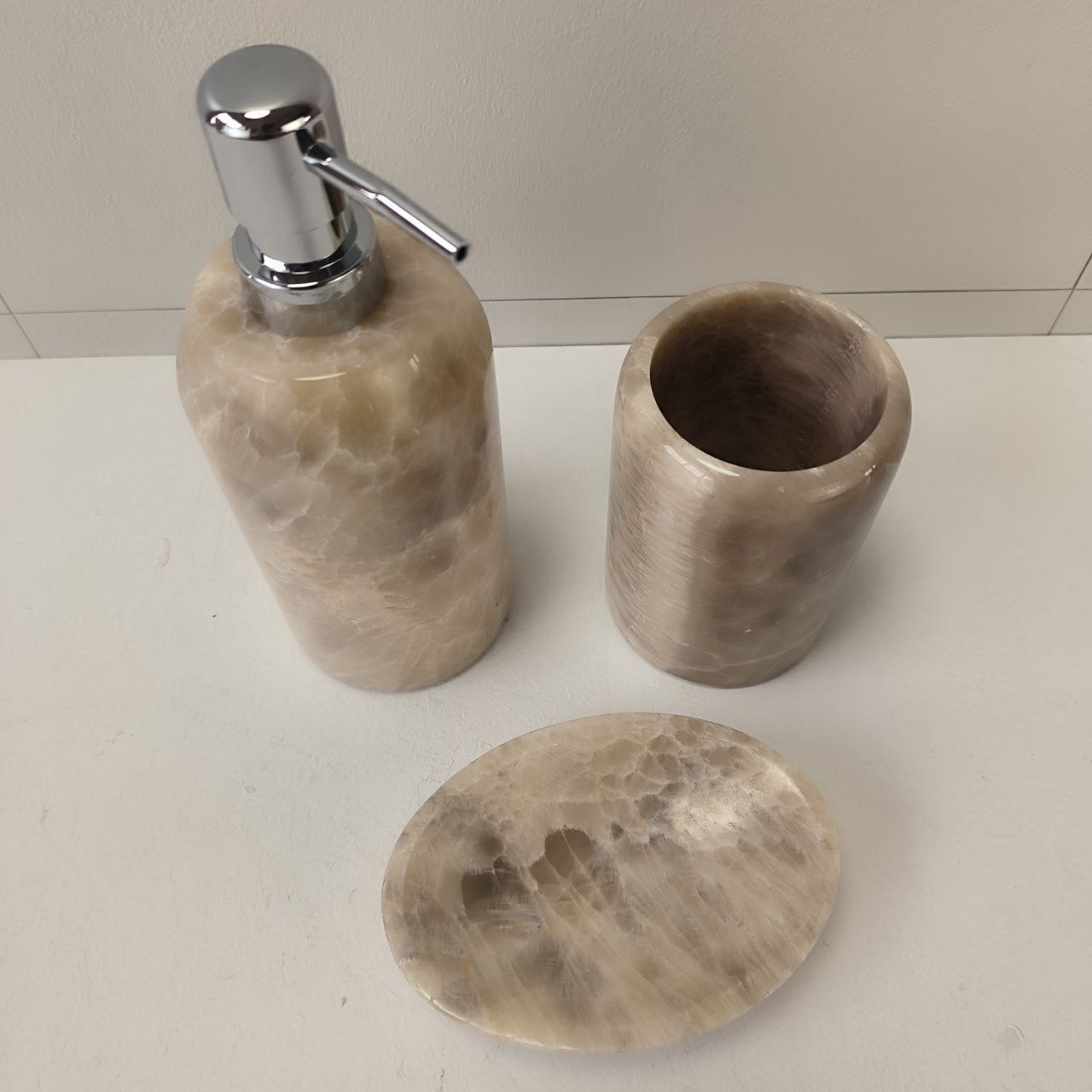 b985wtj20fwj12knap7iov9f0has6xzl