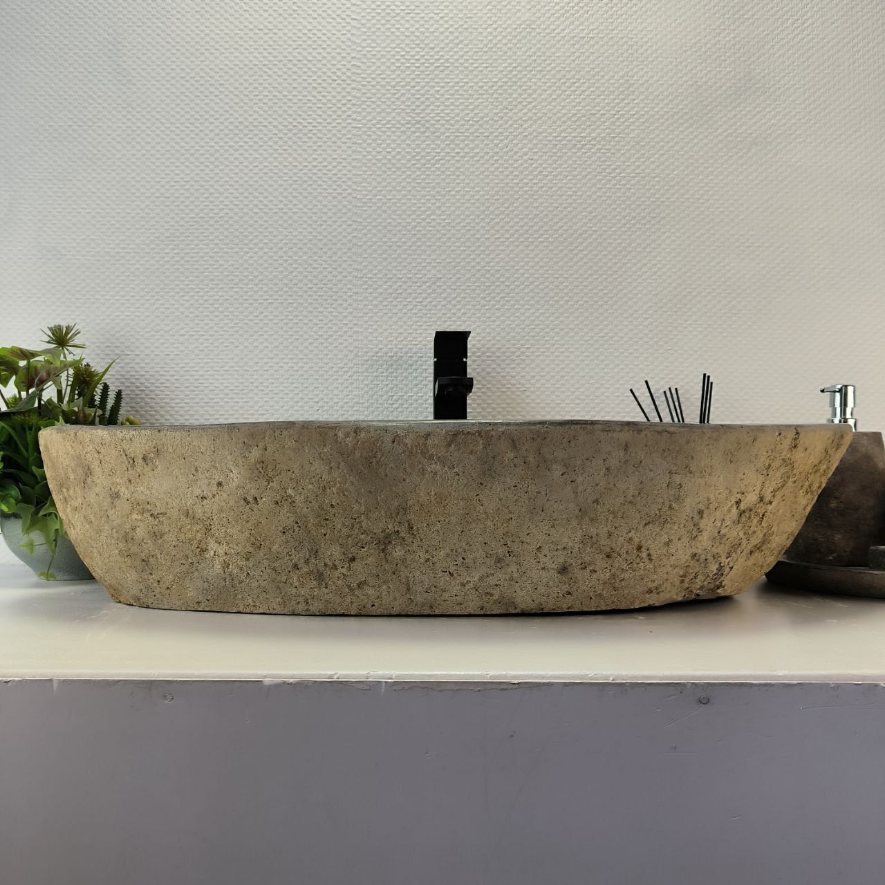 Раковина из речного камня RS-63532 (75*43*17) из натурального камня