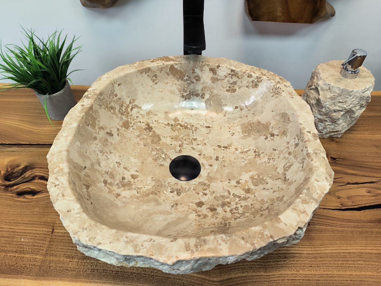 photo_2025-05-14_11-20-21