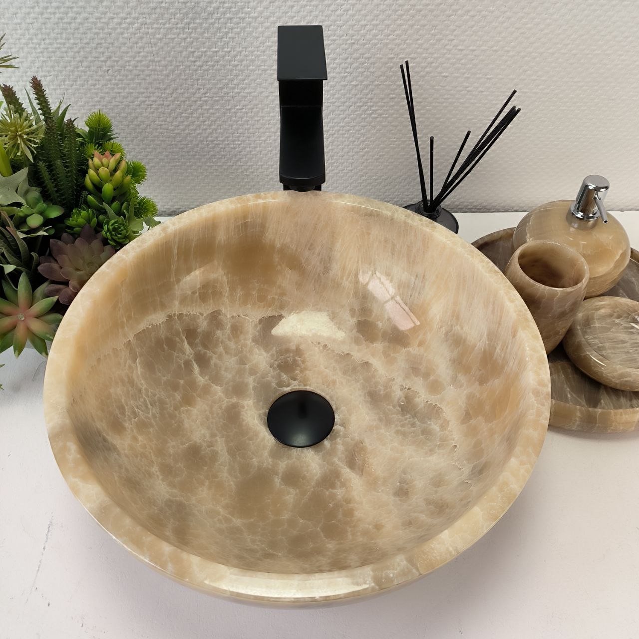 b1xjugiwqm2ux8xqxm1tpwzaxinzcmhw