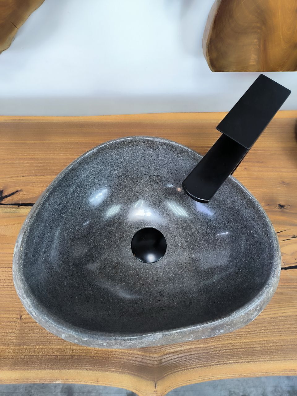 Раковина из речного камня RS-66297 39х31х15 из натурального камня