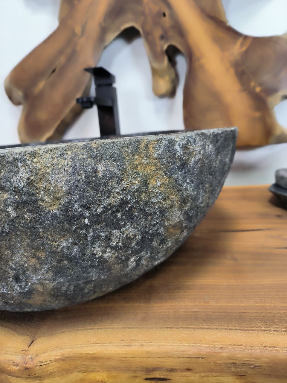 Раковина из речного камня RS-66328 52х48х15 из натурального камня