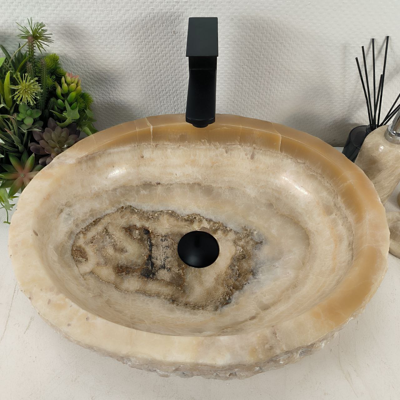 qvkn7t6fdblljhruib9mdl1s6gbh818s