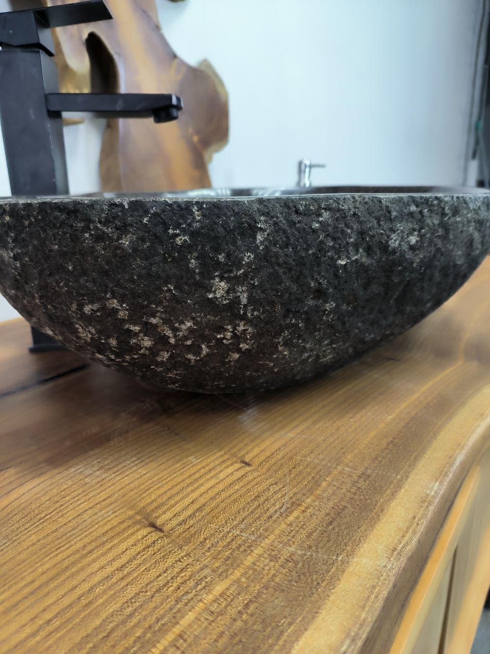 Раковина из речного камня RS-66428 56х40х15 из натурального камня