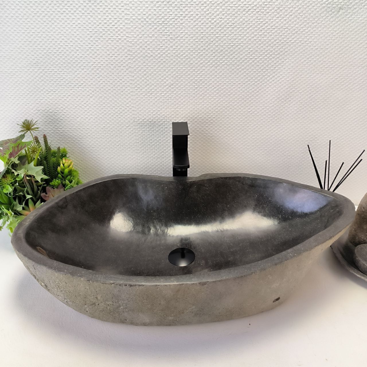 Раковина из речного камня RS-63543 (75*44*16) из натурального камня